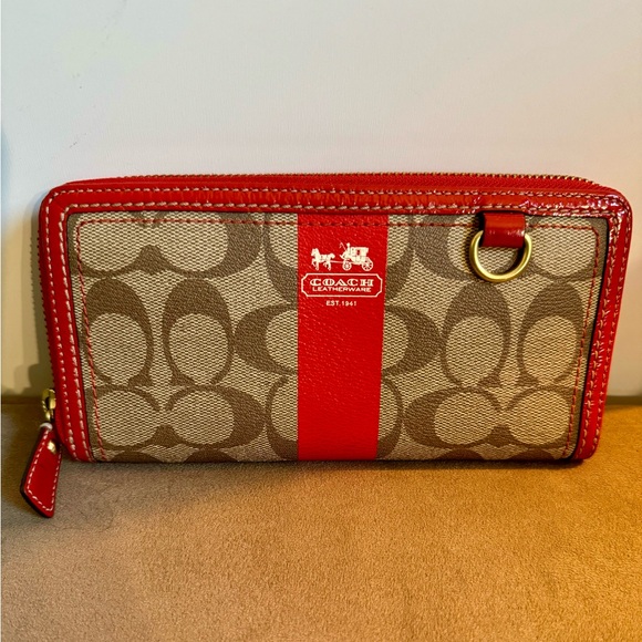 Coach zippered wallet in orange. - Picture 2 of 10